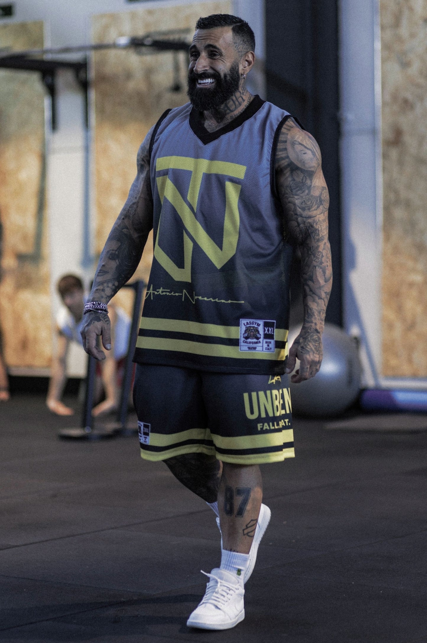 Shorts Tecnico Over UNBROKEN