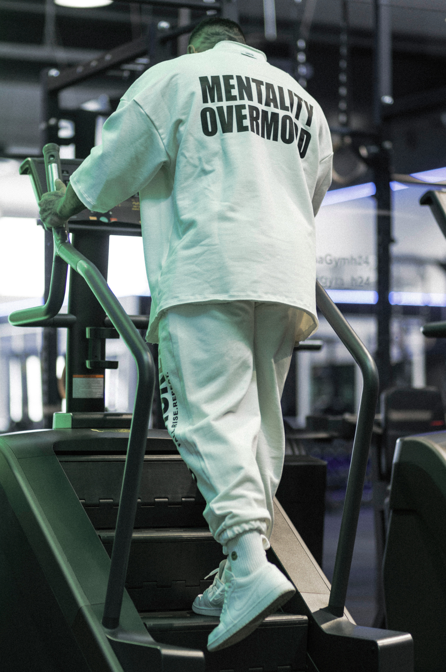 T-shirt Felpa UNBROKEN MENTALITY