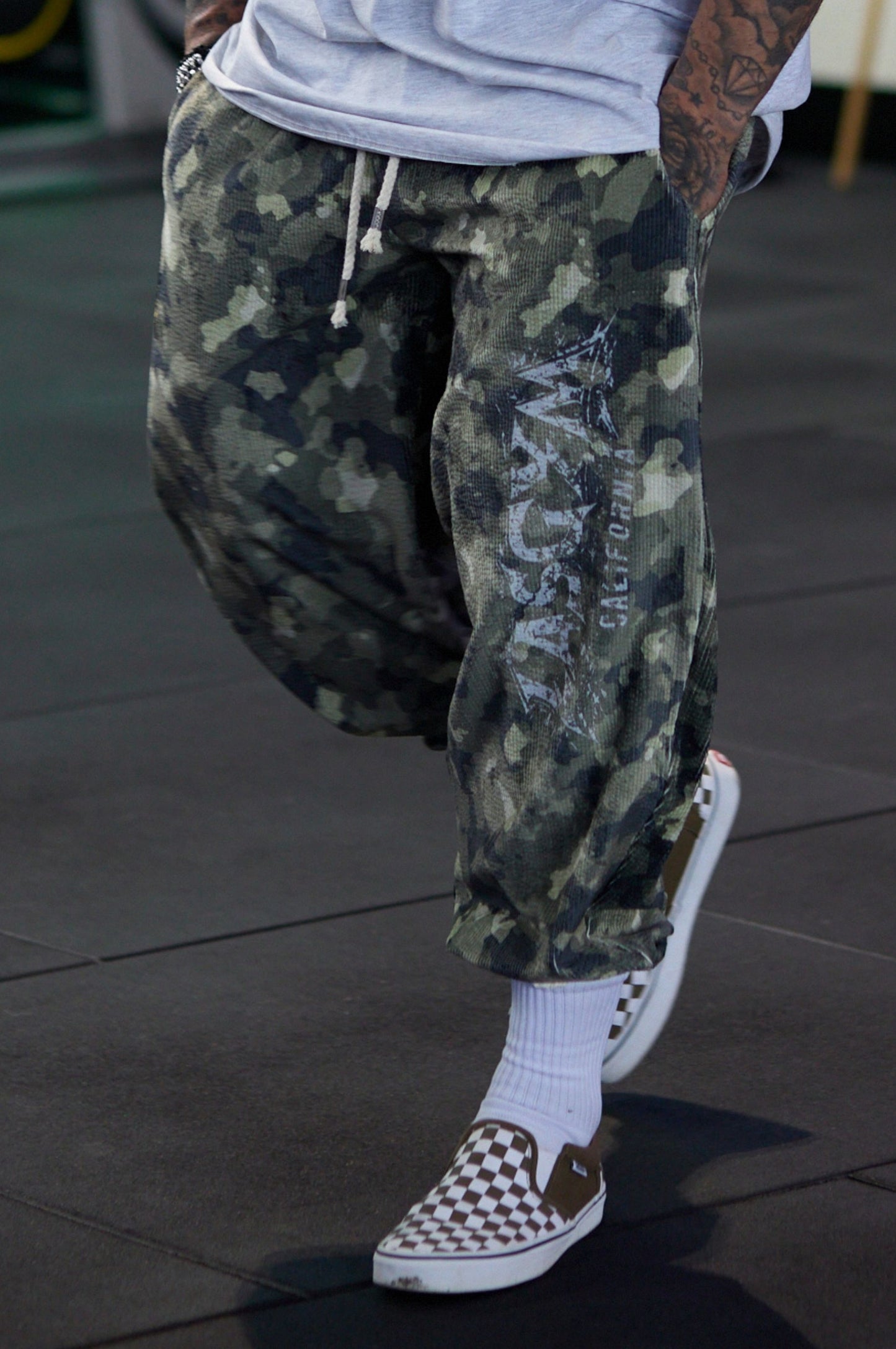 Pantalone Over Blackout Mimetic